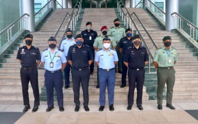 JOINT FORCE COMMANDER ROYAL BRUNEI ARMED FORCES MEETS WITH THE ACTING DIRECTOR OF OPERATIONS ROYAL BRUNEI POLICE FORCE