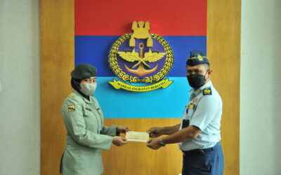 JOINT FORCE COMMANDER HANDS OVER DONATION TO JOINT FORCE HEADQUARTERS PERSONNEL
