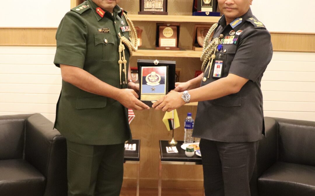 THE JOINT FORCE COMMANDER RECEIVES FAREWELL CALL FROM THE OUTGOING DEFENSE ADVISER MALAYSIAN ARMED FORCE