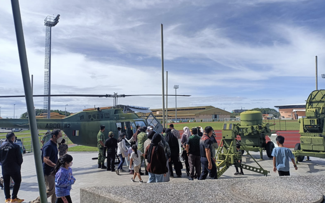 CHILDREN OF JOINT FORCE HEADQUARTERS (JFHQ) STAFF VISIT ROYAL BRUNEI ARMED FORCES (RBAF) MUSEUM