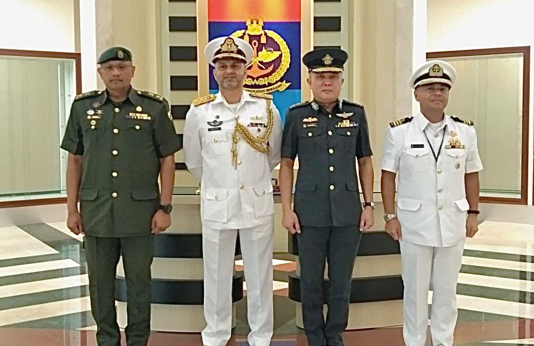 ACTING JOINT FORCE COMMANDER ROYAL BRUNEI ARMED FORCES RECEIVES INTRODUCTORY CALL FROM THE PAKISTAN DEFENCE ADVISER ACCREDITED TO BRUNEI DARUSSALAM
