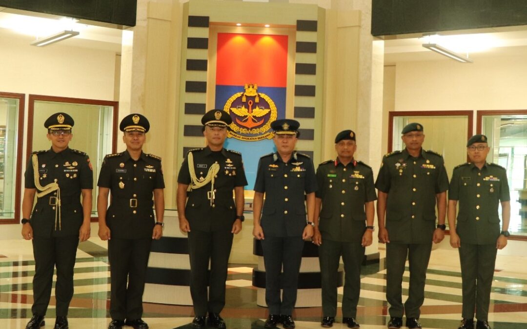 ACTING JOINT FORCE COMMANDER RECEIVES COURTESY CALL FROM OUTGOING AND INCOMING DEFENCE ATTACHES OF TNI