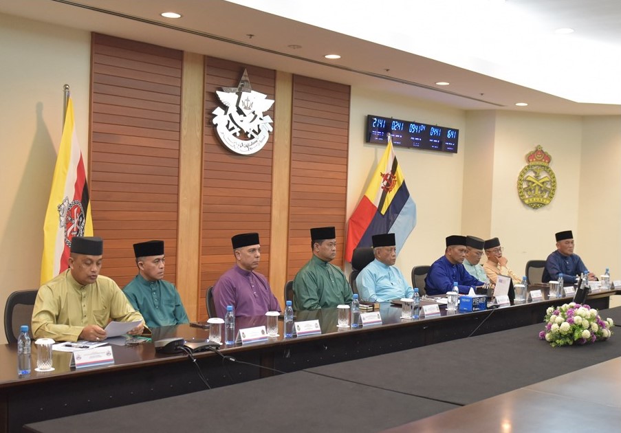 MINISTER AT THE PRIME MINISTER’S OFFICE AND MINISTER OF DEFENCE II EXTENDS HARI RAYA AIDILFITRI GREETINGS VIRTUALLY TO OVERSEAS ROYAL BRUNEI ARMED FORCES PERSONNEL