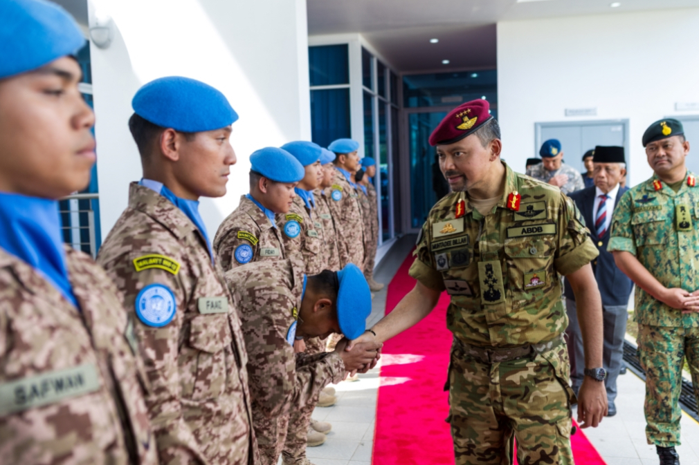HIS ROYAL HIGHNESS PRINCE HAJI AL-MUHTADEE BILLAH, DEPUTY SULTAN ATTENDS THE ROYAL BRUNEI ARMED FORCES 64TH ANNIVERSARY CELEBRATION GRAND PARADE