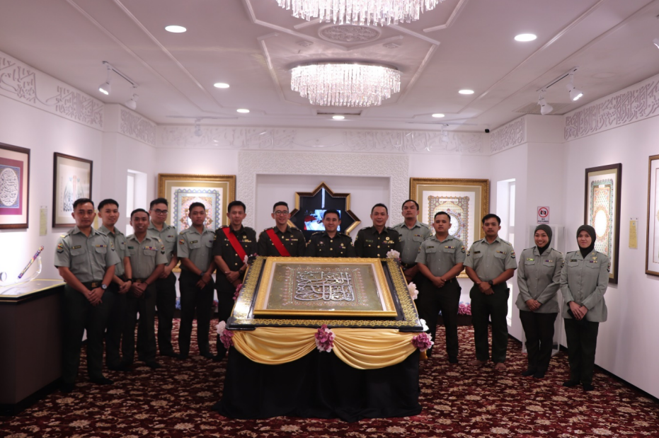 JFHQ RBAF CONDUCTS VISIT TO THE CENTRE OF ISLAMIC CALLIGRAPHY AND ARTS STUDIES OF YAYASAN SULTAN HAJI HASSANAL BOLKIAH