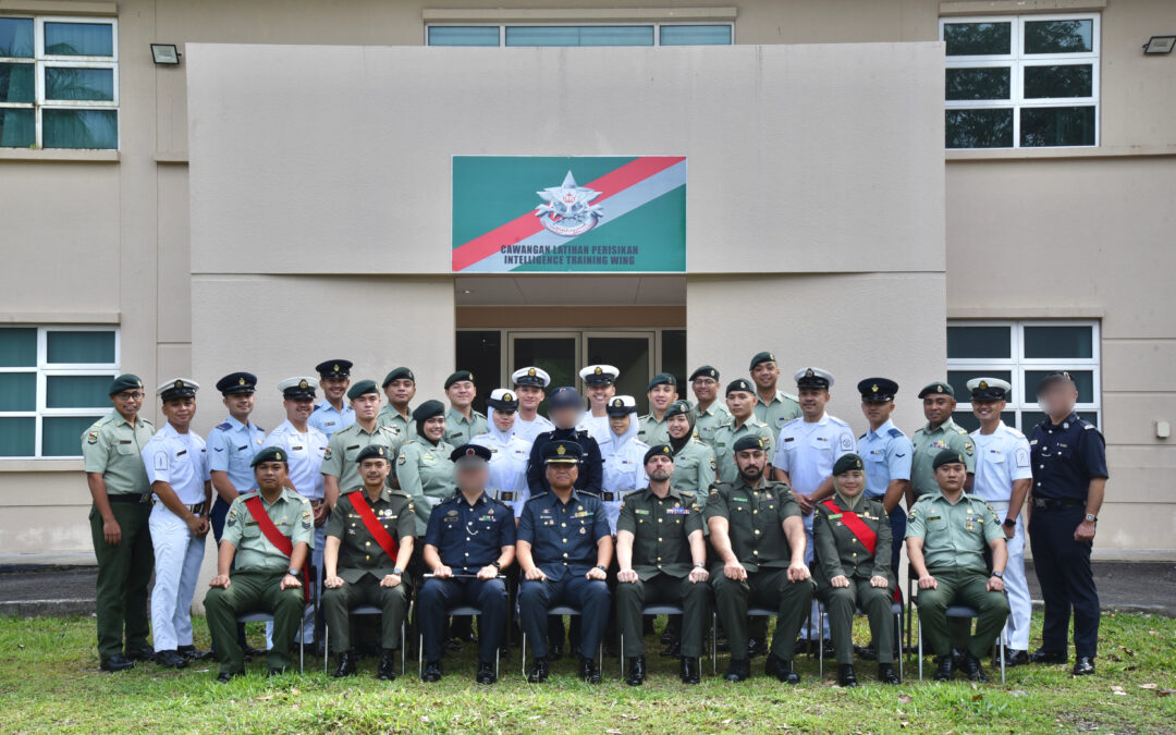 TWO PERSONNEL FROM JOINT FORCE, ROYAL BRUNEI ARMED FORCES COMPLETED INTERMEDIATE (APPLIED) OPERATIONAL INTELLIGENCE AND SECURITY TRADE (A2) COURSE